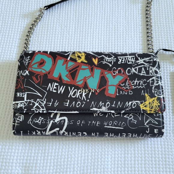 ✨️HP✨️ DKNY🗽 Gia Wallet On A Chain⛓ - NWT - Picture 2 of 16